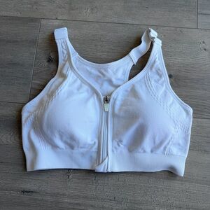 EUC DSG Women's White Front Zip Sports Bra - size medium